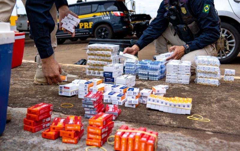 Cascavel: PRF prende 4 pessoas por contrabando de medicamento na BR-277 