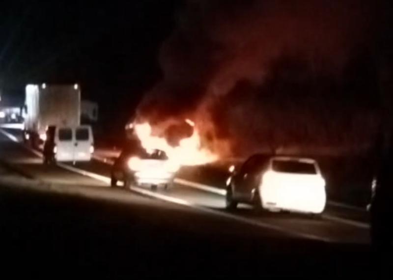Candói: Pneus de carreta pegam fogo e Corpo de Bombeiros é acionado