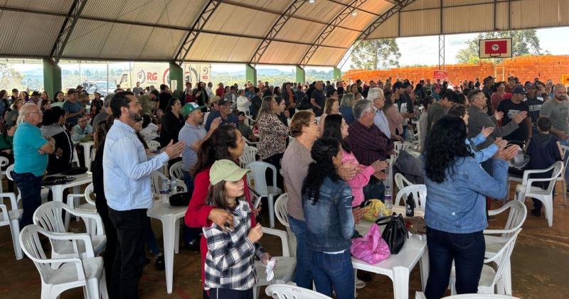 LS: Assentamento 8 de Junho celebra aniversário com almoço gratuito 