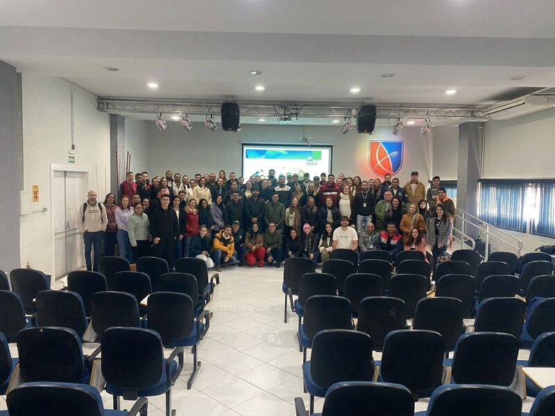 Agentes de Combate às Endemias de Laranjeiras do Sul se qualificam em capacitação realizada em Guarapuava