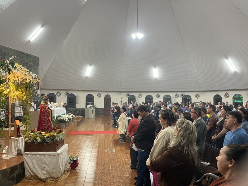 Terceiro dia do Tríduo reúne centenas de fiéis em louvor ao Senhor Bom Jesus no Campo Mendes