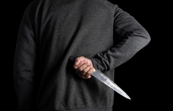 LS: Após sofrer ataque com arma branca, homem é encontrado caído em via pública