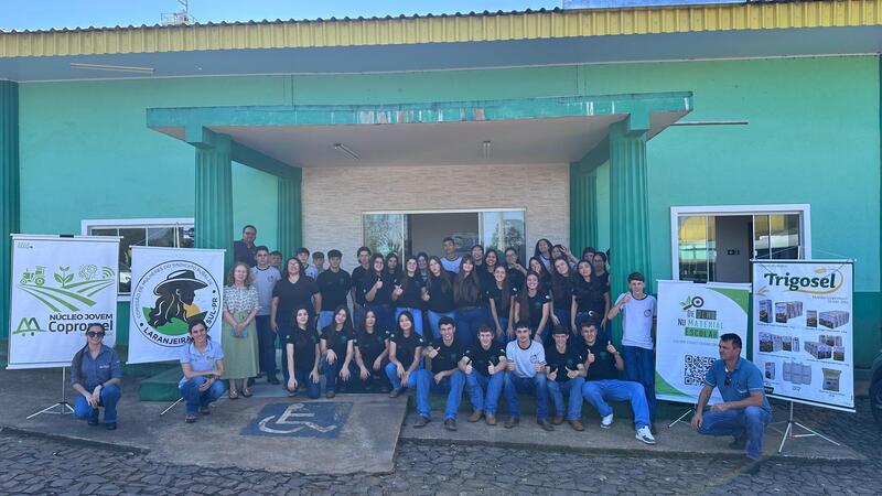 Programa vivenciando a prática aproxima estudantes da realidade do campo 
