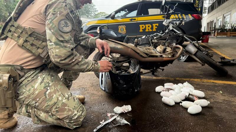 LS: PRF apreende 5,5 kg de haxixe escondidos em tanque de motocicleta 