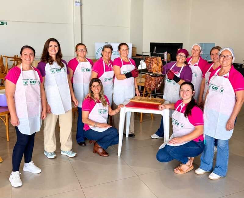 Núcleo Feminino Coprossel participa de curso sobre a arte do churrasco